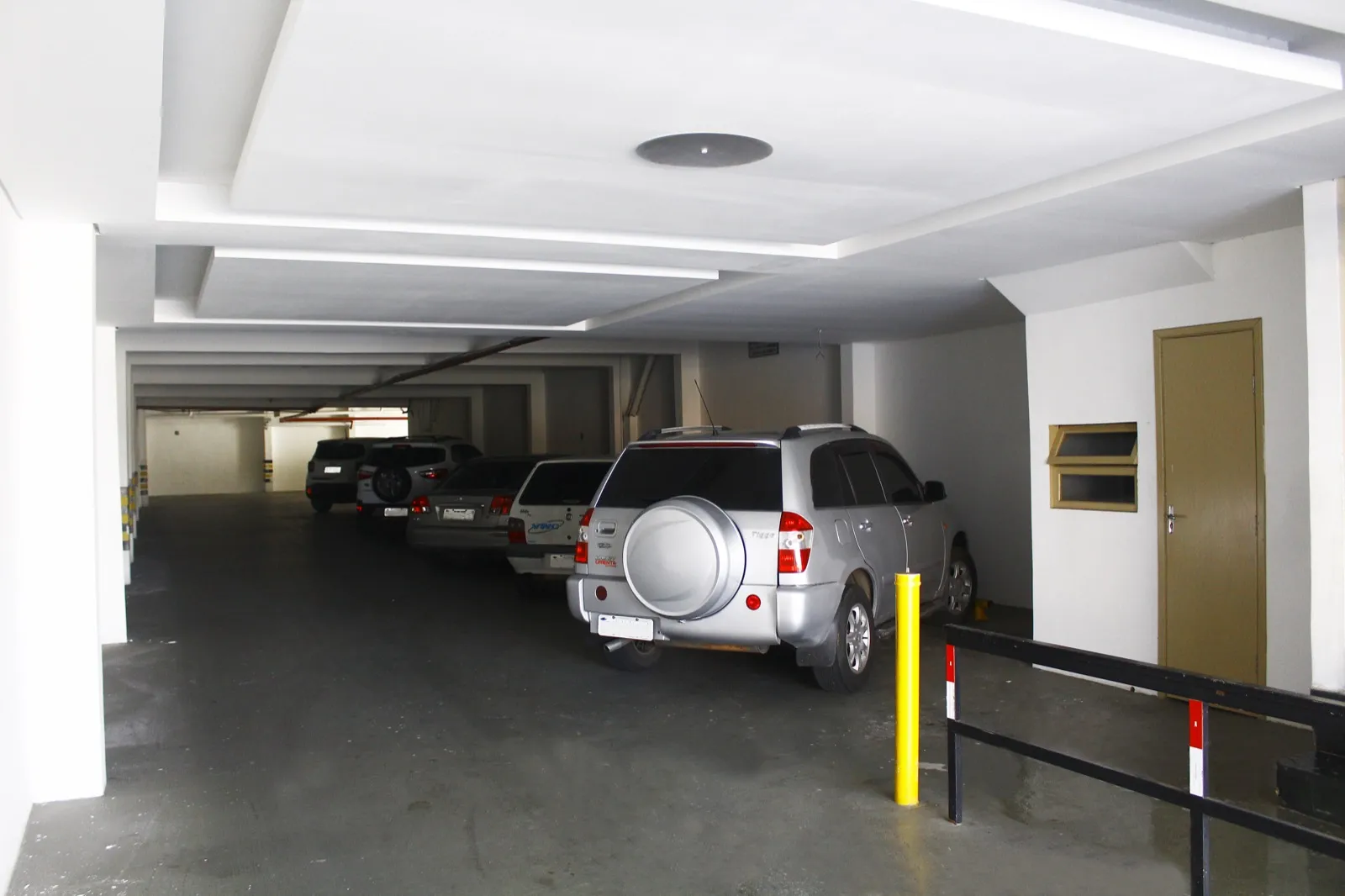 Estacionamento coberto, Hotel Rudge Ramos